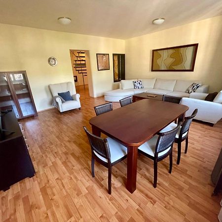 Huge Two Floor Apartment On The Park Colonnade With Free Parking For One Car, 160 Sqm Karlovy Vary Exterior foto