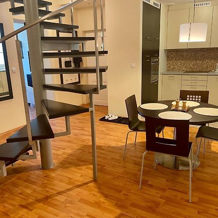 Huge Two Floor Apartment On The Park Colonnade With Free Parking For One Car, 160 Sqm Karlovy Vary Exterior foto