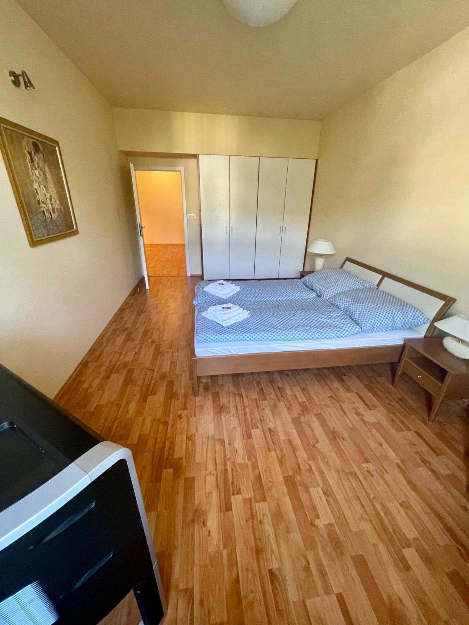 Huge Two Floor Apartment On The Park Colonnade With Free Parking For One Car, 160 Sqm Karlovy Vary Exterior foto