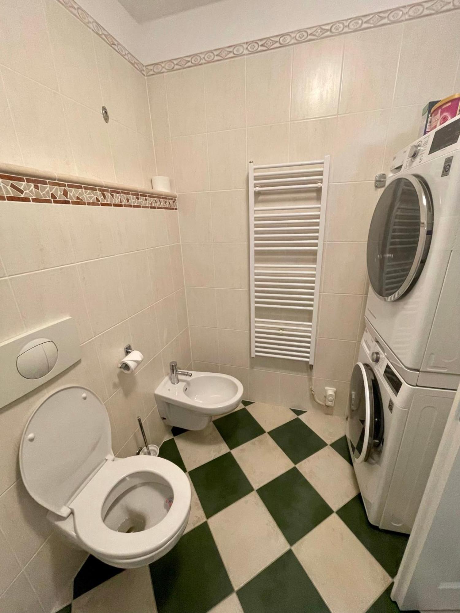 Huge Two Floor Apartment On The Park Colonnade With Free Parking For One Car, 160 Sqm Karlovy Vary Exterior foto