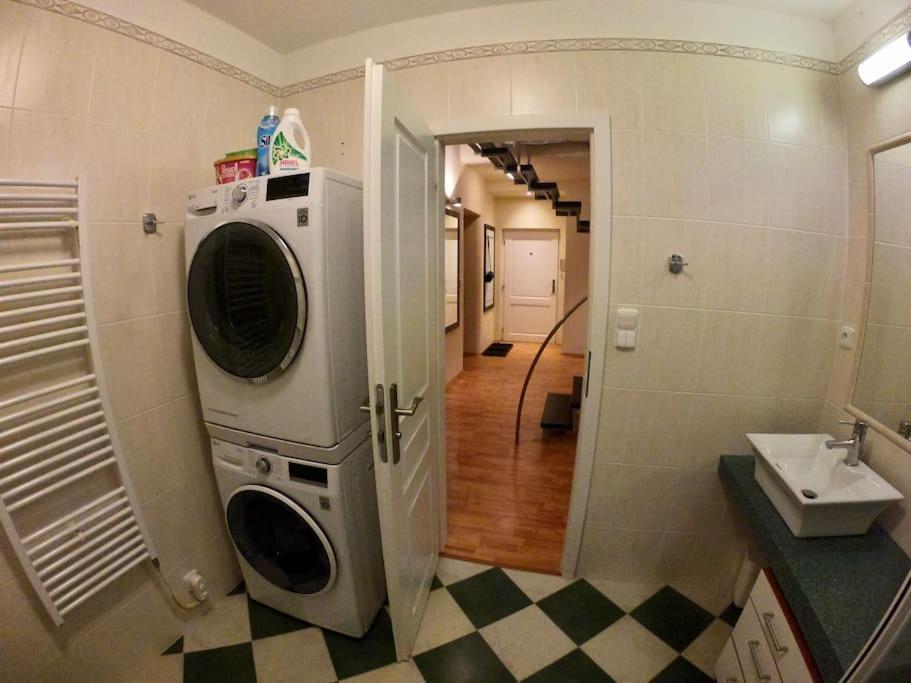 Huge Two Floor Apartment On The Park Colonnade With Free Parking For One Car, 160 Sqm Karlovy Vary Exterior foto
