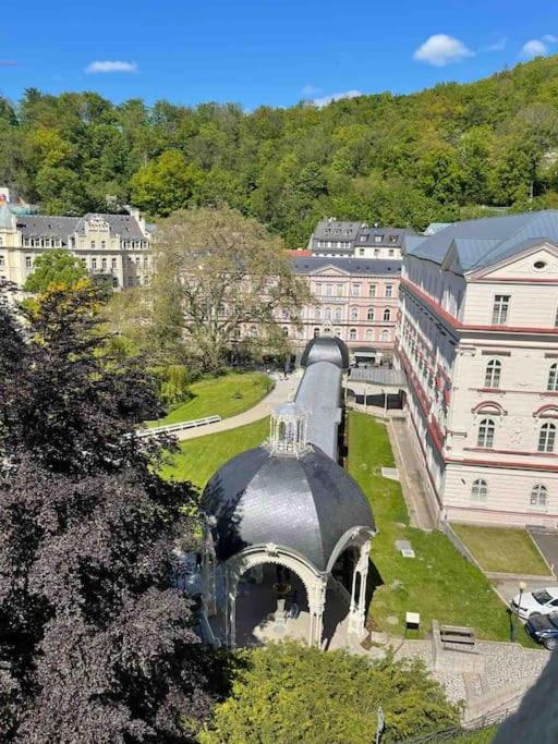 Huge Two Floor Apartment On The Park Colonnade With Free Parking For One Car, 160 Sqm Karlovy Vary Exterior foto