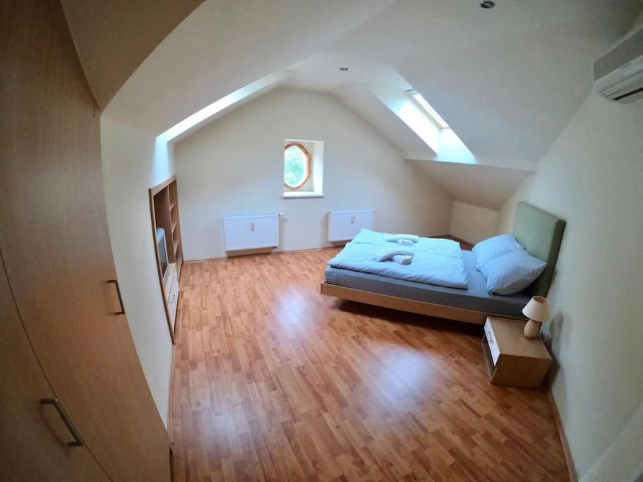 Huge Two Floor Apartment On The Park Colonnade With Free Parking For One Car, 160 Sqm Karlovy Vary Exterior foto